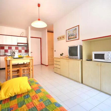 Apartamento Urano-3 By Interhome *